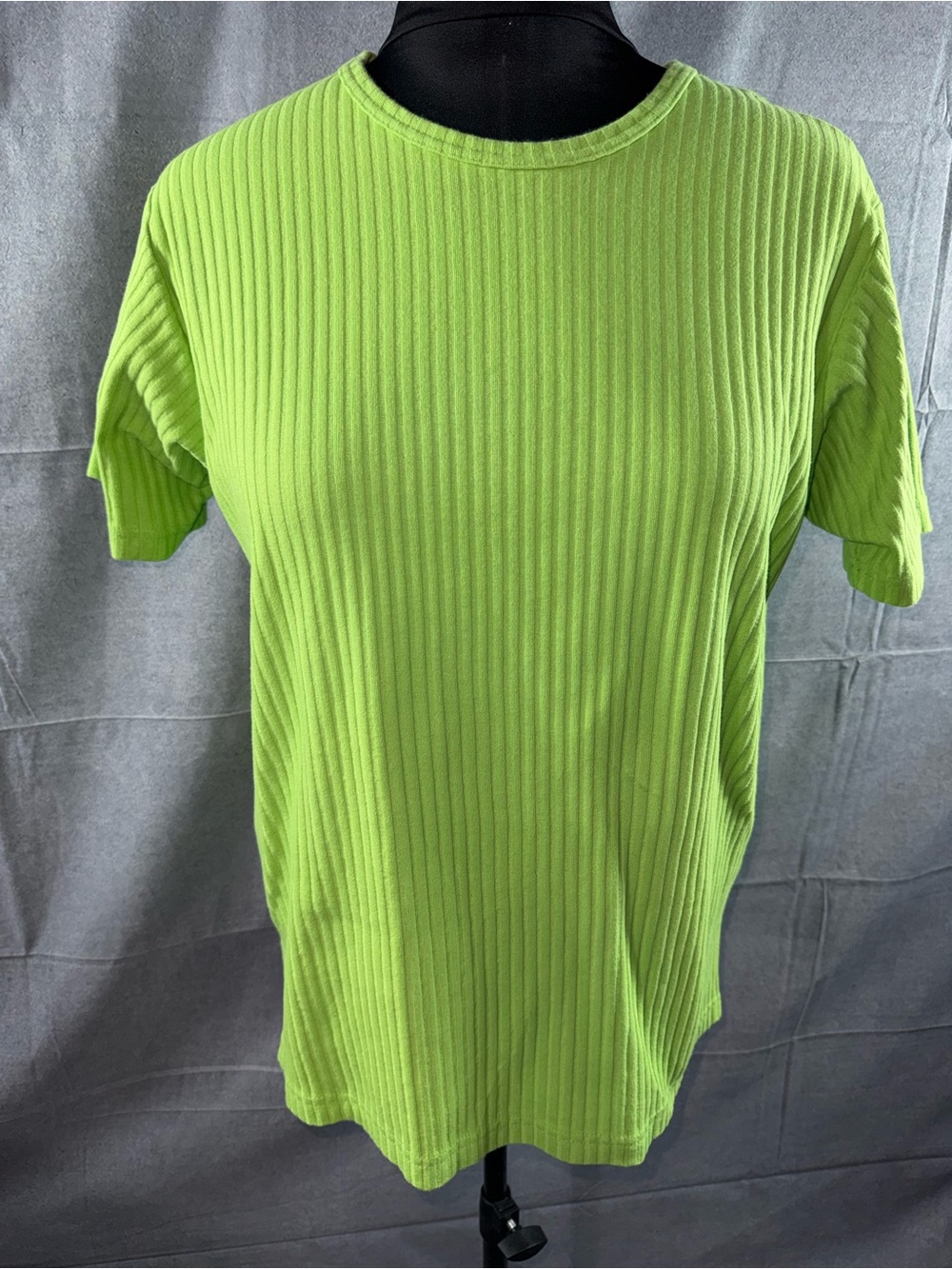 3074-Vicki Wayne Ribbed Crew Neck Short-Sleeve Tee — Neon Lime